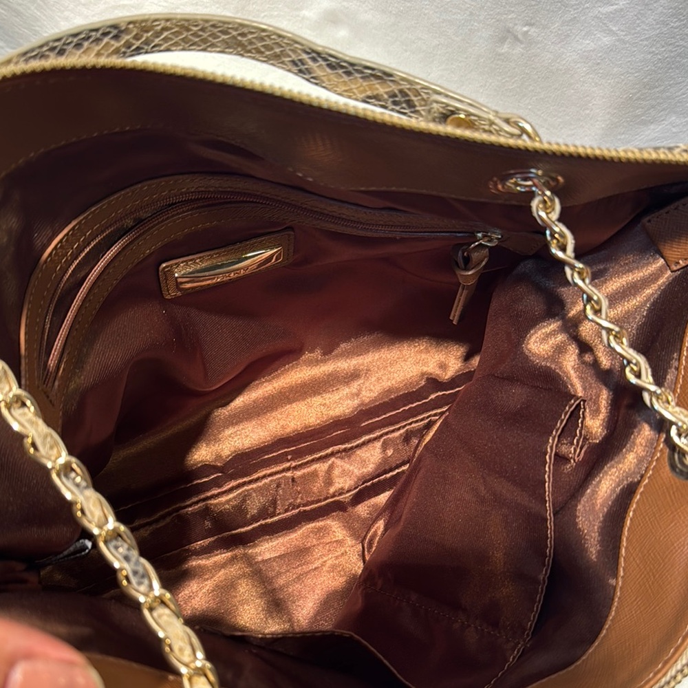 DKNY Elegant Gold and Black Genuine Leather Snakeskin Women’s Bag - Picture 6 of 16